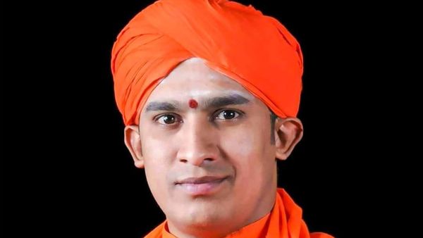 ನಮ್ಮ ಹೆಸರಿನ ಮುಂದೆ ಡಾ. ಎಂದು ಬಳಸಬೇಡಿ: ಹೊಸದುರ್ಗ ಶ್ರೀಶಾಂತವೀರ ಸ್ವಾಮೀಜಿ ಮನವಿ