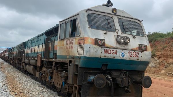 ಯಶವಂತಪುರ, ವಾಸ್ಕೋ-ಡ-ಗಾಮಾ ವಿಶೇಷ ರೈಲು; ವೇಳಾಪಟ್ಟಿ, ನಿಲ್ದಾಣ