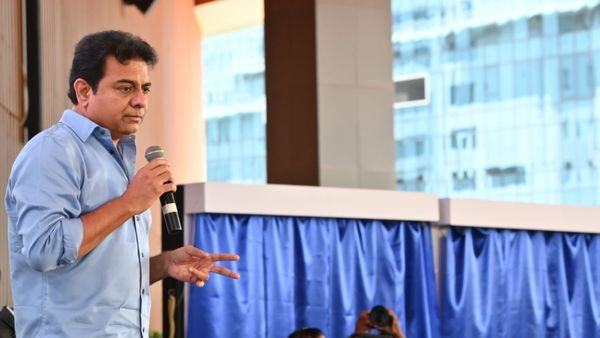 2 BHK ಯೋಜನೆ; ಕಾಂಗ್ರೆಸ್, ಬಿಜೆಪಿ ನಾಯಕರೂ ಫಲಾನುಭವಿಗಳು: ಕೆಟಿಆರ್‌