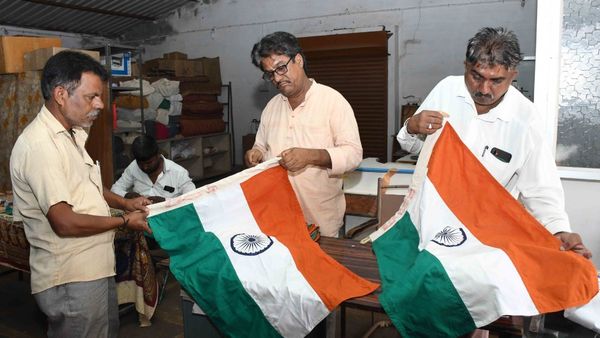 ರಾಷ್ಟ್ರಧ್ವಜ ತಯಾರಿಕೆಯ ಗರಗ ಕ್ಷೇತ್ರೀಯ ಸೇವಾ ಸಂಘಕ್ಕೆ 2023ರ ಮಹಾತ್ಮ ಗಾಂಧಿ ಸೇವಾ ಪ್ರಶಸ್ತಿ