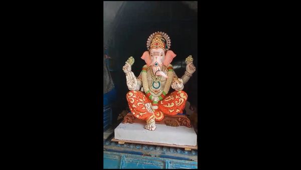 ಬೆಂಗ್ಳೂರಿಗೆ ಬಂದೆ ಬಿಡ್ತು 12 ಲಕ್ಷ ಮೌಲ್ಯದ ಅಮೆರಿಕನ್ ಡೈಮಂಡ್ ಹರಳುಗಳ ಗಣಪ ಮೂರ್ತಿ, ತಯಾರಾಗಿದ್ದು ಎಲ್ಲಿ?, ಇಲ್ಲಿದೆ ವಿವರ