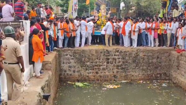 ಈದ್ಗಾ ಮೈದಾನದ ಗಣಪತಿಗೆ ವಿದಾಯ:ಶಾಂತಿಯುತವಾಗಿ ವಿಸರ್ಜನೆಗೊಂಡ ವಿಘ್ನೇಶ್ವರ