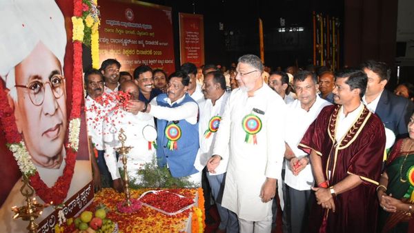 ಸ್ವಾತಂತ್ರ್ಯ ಪೂರ್ವದಲ್ಲಿ ಸನಾತನ ವಾದಗಳು ನಮ್ಮನ್ನು ಕತ್ತಲಲ್ಲಿ ಇಟ್ಟಿದ್ದವು- ಎಚ್.ಸಿ ಮಹದೇವಪ್ಪ