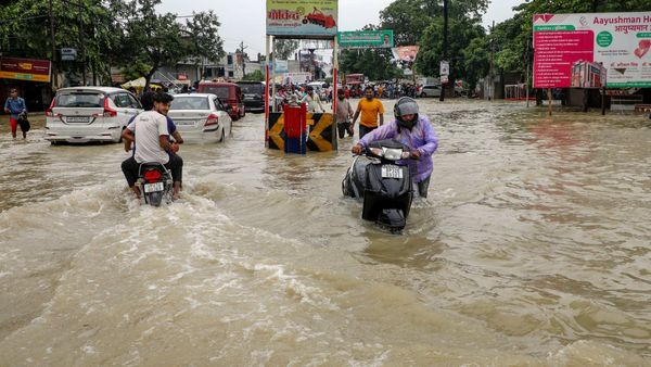 Uttar Pradesh Rain: ಭಾರಿ ಮಳೆಗೆ ತತ್ತರಿಸಿದ ಉತ್ತರ ಪ್ರದೇಶ: 24 ಗಂಟೆಗಳಲ್ಲಿ 19 ಸಾವು