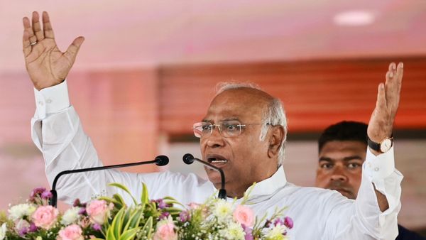 ಕುಸಿದ ಮಾಯಾವತಿ ಪ್ರಭಾವ: ದಲಿತ ಮತಬ್ಯಾಂಕ್‌ ಮೇಲೆ ಕಾಂಗ್ರೆಸ್‌ ಕಣ್ಣು- ಉತ್ತರ ಪ್ರದೇಶದಿಂದ ಮಲ್ಲಿಕಾರ್ಜುನ ಖರ್ಗೆ ಕಣಕ್ಕೆ?