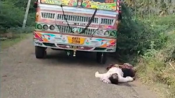 ಕೊಳ್ಳೇಗಾಲದಲ್ಲಿ ಕಬ್ಬು ತುಂಬಿದ ಲಾರಿಗೆ ವಿದ್ಯುತ್ ಸ್ಪರ್ಶ, ಚಾಲಕ, ಕ್ಲೀನರ್ ಸಾವು