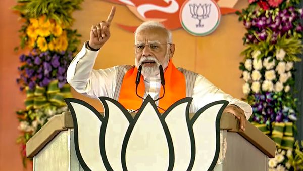 ನಗರ ನಕ್ಸಲರ ಜೊತೆಯಲ್ಲಿರುವ ಕಾಂಗ್ರೆಸ್ ಪಕ್ಷ ಕಂಪನಿಯಂತೆ ಕಾರ್ಯನಿರ್ವಹಿಸುತ್ತಿದೆ: ಪ್ರಧಾನಿ ಮೋದಿ ವಾಗ್ದಾಳಿ