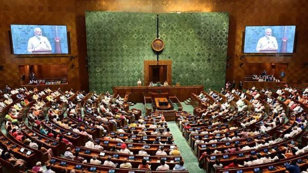 ಸಂಸತ್ತಿನ ವಿಶೇಷ ಅಧಿವೇಶನ: ಐತಿಹಾಸಿಕ ಮಸೂದೆಗಳ ಮಂಡನೆಗೆ ಮುಂದಾದ ಕೇಂದ್ರ ಸರ್ಕಾರ- ಯಾವುವು ತಿಳಿಯಿರಿ