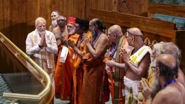 'ತನಾತನಿ ಸಂಸತ್ತು' ಎಂದು ಟ್ವೀಟ್ ಮಾಡಿ ನಟ ಪ್ರಕಾಶ್ ರಾಜ್ ವ್ಯಂಗ್ಯ