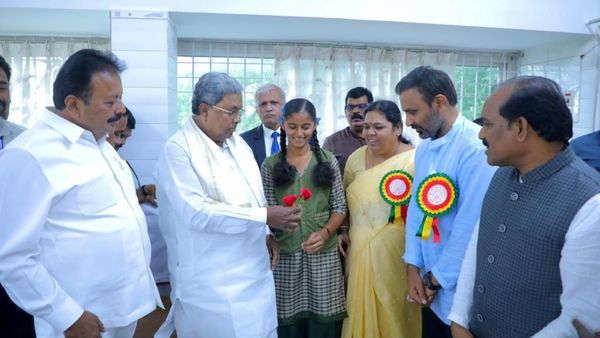 ಸರ್ಕಾರದ ಕಾರ್ಯಕ್ರಮ ಶ್ಲಾಘಿಸಿ ಪತ್ರ ಬರೆದಿದ್ದ ಬಾಲಕಿ ಭೇಟಿ ಮಾಡಿದ ಸಿಎಂ ಸಿದ್ದರಾಮಯ್ಯ