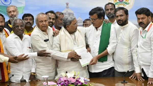 Cauvery issue: ಸಿದ್ದರಾಮಯ್ಯಗೆ ಹಕ್ಕೊತ್ತಾಯ ಸಲ್ಲಿಸಿದ ಮುಖಂಡರು