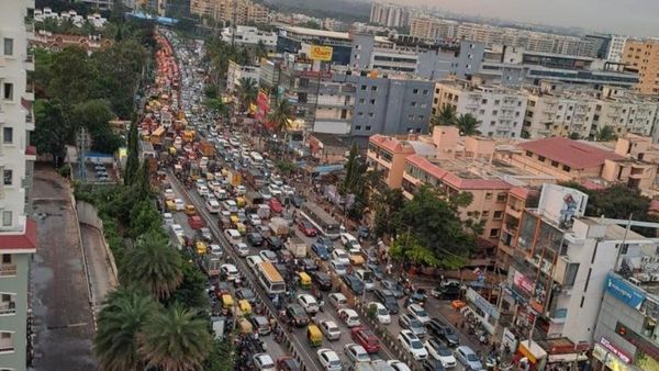 ಬೆಂಗಳೂರಿನ ಹೊರ ವರ್ತುಲ ರಸ್ತೆಯಲ್ಲಿ ಟ್ರಾಫಿಕ್‌ ಜಾಮ್‌: ಸರ್ಕಾರದ ವಿರುದ್ಧ ಬಿಜೆಪಿ ಆರೋಪ