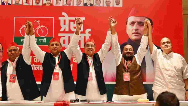 Ghosi bypoll: ಮೊದಲ ಸಂಘರ್ಷದಲ್ಲೇ 'ಇಂಡಿಯಾ' ಮೈತ್ರಿಕೂಟದ ವಿರುದ್ಧ ಬಿಜೆಪಿಗೆ ಸೋಲು- ಯುಪಿಯಲ್ಲಿ ಬದಲಾಗುತ್ತಿದೆಯಾ ಹವಾ?