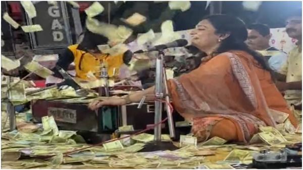 ಗೋಶಾಲೆಗಾಗಿ ಸಂಗೀತ ಕಾರ್ಯಕ್ರಮ: ನೋಟುಗಳ ಸುರಿಮಳೆ ಸುರಿಸಿದ ವೀಕ್ಷಕರು