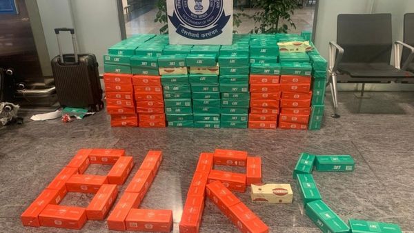 1.46 ಕೋಟಿ ರೂ. ಮೌಲ್ಯದ ಸಿಗರೇಟ್ ನಾಶ ಮಾಡಿದ ಬೆಂಗಳೂರು ವಿಮಾನ ನಿಲ್ದಾಣ ಕಸ್ಟಮ್ಸ್ ಅಧಿಕಾರಿಗಳು