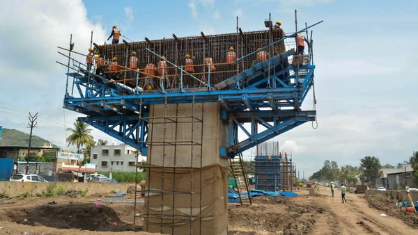 Bengaluru Yelahanka Flyover: ನೆನೆಗುದಿಗೆ ಬಿದ್ದ ಯಲಹಂಕ ಮೇಲ್ಸೇತುವೆ ಕಾಮಗಾರಿ- ಹೆಚ್ಚಿದ ಸಂಚಾರ ದಟ್ಟಣೆ, ಮಾಹಿತಿ, ವಿವರ