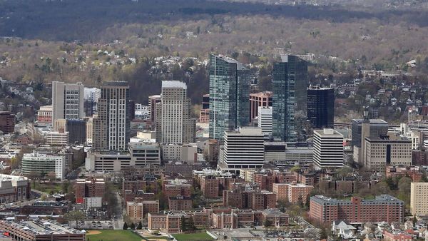 Bengaluru Rent: ಗಗನಕ್ಕೇರುತ್ತಿದೆ ಬೆಂಗಳೂರಿನ ಮನೆಗಳ ಬಾಡಿಗೆ- ಜನರ ಮೇಲೆ ಹೊಸ ಹೊರೆ, ಅಂಕಿಅಂಶ, ಮಾಹಿತಿ, ವಿವರ