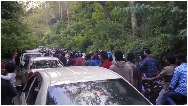 Nandi Hills: ನಂದಿ ಹಿಲ್ಸ್‌ನಲ್ಲೂ ಭಾರಿ ಟ್ರಾಫಿಕ್: ಪ್ರವಾಸಿಗರು ಹೈರಾಣ