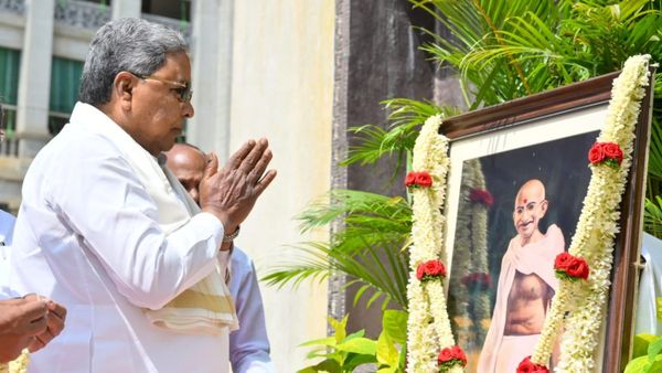 ಗಾಂಧೀಜಿ, ಶಾಸ್ತ್ರಿಯವರ ಮೌಲ್ಯಗಳು ನಮಗೆ ದಾರಿದೀಪ: ಸಿದ್ದರಾಮಯ್ಯ