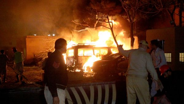 Bomb Blast: ಅಕ್ರಮ ವಲಸಿಗರಿಗೆ ಪಾಕಿಸ್ತಾನ ಸರ್ಕಾರದ ವಾರ್ನಿಂಗ್