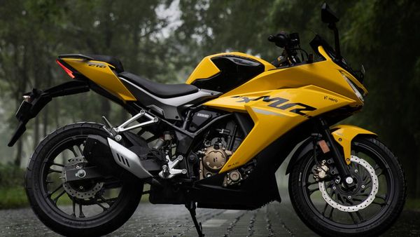 Hero Motocorp Karizma XMR: ಬುಕ್ಕಿಂಗ್ ನಲ್ಲಿ ಧೂಳೆಬ್ಬಿಸಿದ ಕರಿಜ್ಮಾ