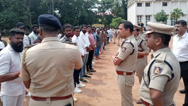 ಮಂಗಳೂರಿನಲ್ಲಿ ರೌಡಿ ಪರೇಡ್, 36 ಪ್ರಕರಣದ ಆರೋಪಿ ಕಂಡು ಪೊಲೀಸ್‌ ಕಮಿಷನರ್ ಶಾಕ್!