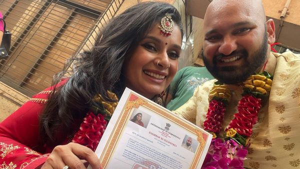 ಅಂಗವಿಕಲೆಯನ್ನು ಮೆಟ್ಟಿಲು ಮೂಲಕ ಕರಿಸಿಕೊಂಡ ರಿಜಿಸ್ಟ್ರಾರ್ ಕಚೇರಿ ಸಿಬ್ಬಂದಿಗಳು: ಮಹಿಳೆ ಆರೋಪ!