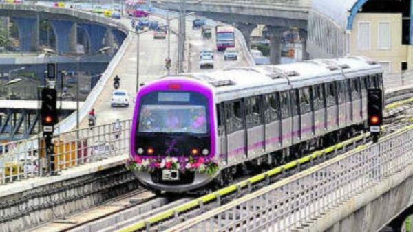 Namma Metro: ನೇರಳೆ ಮಾರ್ಗದಲ್ಲಿ ಕಿಕ್ಕಿರಿದ ಜನರು: ಸಾಧ್ಯವಾಗದ ಹೆಚ್ಚುವರಿ ಬೋಗಿಗಳ ಅಳವಡಿಕೆ