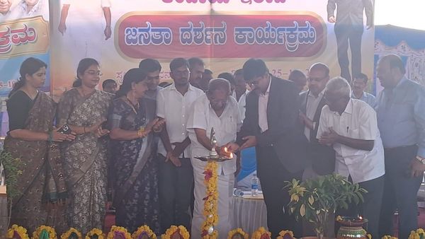 ಅಧಿಕಾರಿಗಳೇ ಮನೆ ಬಾಗಿಲಿಗೆ ಭೇಟಿ ನೀಡಿ ಜನರ ಸಮಸ್ಯೆ ಬಗೆಹರಿಸಿ-ಶಾಸಕ ಶಾಮನೂರು ಶಿವಶಂಕರಪ್ಪ