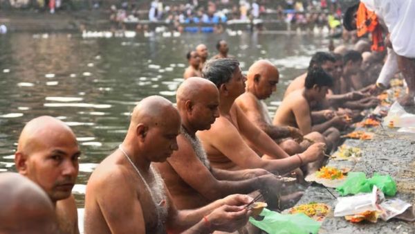 Pitru Paksha 2023: ಪಿತೃ ಪಕ್ಷ ಸಮಯದಲ್ಲಿ ಈ ವಸ್ತುಗಳನ್ನು ದಾನ ಮಾಡಿ.. ಪೂರ್ವಜರ ಆಶೀರ್ವಾದ ಪಡೆಯಿರಿ