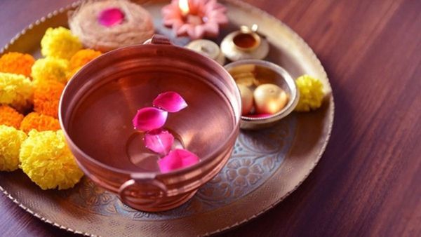 ನಿಮ್ಮ ಪ್ರಾರ್ಥನಾ ಕೋಣೆಯಲ್ಲಿ ಒಂದು ಲೋಟ ನೀರು ಇಡಲೇಬೇಕು... ಯಾಕೆ ಗೊತ್ತಾ?