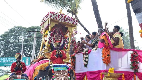 ಶ್ರೀರಂಗಪಟ್ಟಣ ದಸರಾ ಅದ್ಧೂರಿ ಮೆರವಣಿಗೆ: ಹೇಗಿತ್ತು ಐತಿಹಾಸಿಕ ಕ್ಷಣದ ವೈಭವ