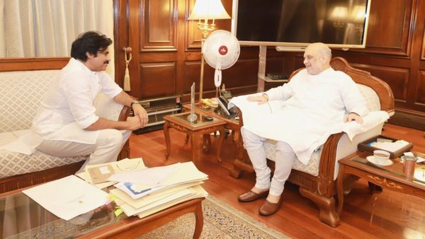 Telangana Assembly Election 2023: ಸಿನಿಮಾ ಸ್ಟೈಲ್‌ ಅಲ್ಲೇ ಅಮಿತ್‌ ಶಾ ಮುಂದೆ ಕುಳಿತು 20 ಟಿಕೆಟ್‌ ಕೇಳಿದ ಪವನ್‌ ಕಲ್ಯಾಣ್‌