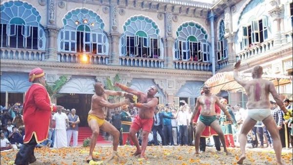 ಮೈಸೂರು ದಸರಾ ಜಂಬೂಸವಾರಿ ದಿನದಂದು ನಡೆಯುವ ವಜ್ರಮುಷ್ಠಿ ಕಾಳಗದ ಬಗ್ಗೆ ನಿಮಗೆಷ್ಟು ಗೊತ್ತು?, ಇಲ್ಲಿದೆ ಮಾಹಿತಿ