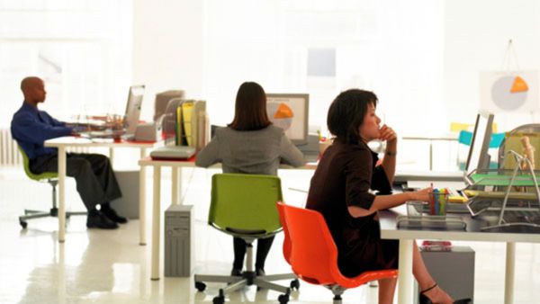 ಉತ್ತಮ ವೇತನ ಪಡೆಯಲು ಕಚೇರಿಯಿಂದ ಕೆಲಸ ಮಾಡಿ: ಹೊಸ KPMG ವರದಿ