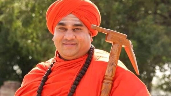 2ಎ ಮೀಸಲಾತಿಗೆ ಒತ್ತಾಯಿಸಿ ಹೆದ್ದಾರಿಯಲ್ಲಿ ಸಾಮೂಹಿಕ ಇಷ್ಟಲಿಂಗ ಪೂಜೆ: ಜಯಮೃತ್ಯುಂಜಯ ಸ್ವಾಮೀಜಿ