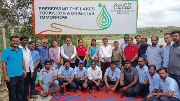 ಕಣ್ಮರೆಯಾಗುತ್ತಿರುವ ಕೆರೆಗಳ ರಕ್ಷಣೆಗೆ ಮುಂದಾದ ಬಿಡದಿಯ ತಂಪು ಪಾನೀಯ ಕಂಪನಿ