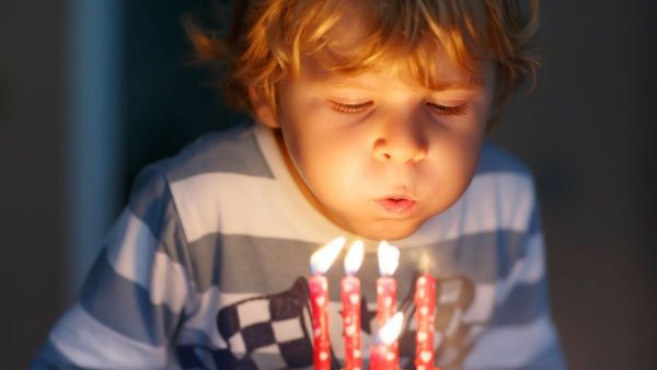 Cake Birthday: ಹುಟ್ಟುಹಬ್ಬದಂದು ನಾವು ಕೇಕ್ ಕತ್ತರಿಸಿ ಮೇಣದಬತ್ತಿ ಏಕೆ ಊದುತ್ತೇವೆ? ಈ ಆಚರಣೆ ಹೇಗೆ ಹುಟ್ಟಿಕೊಂಡಿತು ಗೊತ್ತಾ?