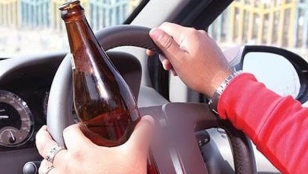 ಕುಡಿದು ವಾಹನ ಚಾಲಾಯಿಸಿ ನಾಲ್ವರಿಗೆ ಗುದ್ದಿಸಿದ ಪೊಲೀಸ್‌!