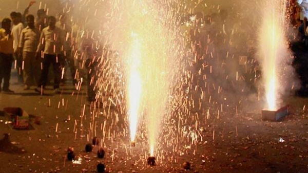 ಬೆಂಗಳೂರಿನಲ್ಲಿ ಪಟಾಕಿ ಸಿಡಿತದಿಂದ 28 ಮಂದಿಗೆ ಗಾಯ, ಗಾಯಗೊಂಡವರಲ್ಲಿ ನಿಂತು ನೋಡುತ್ತಿದ್ದವರೇ ಹೆಚ್ಚು!