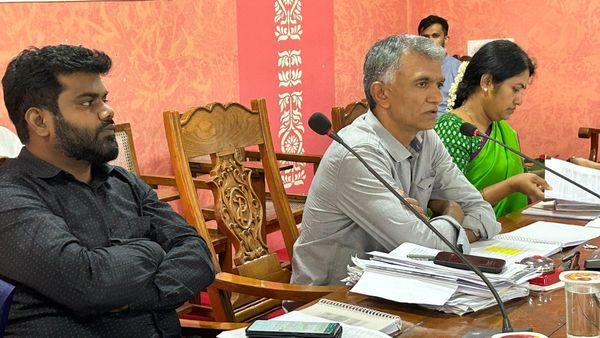 ಹಾಸನ: ಭಸ್ಮಾಸುರರಂತಾಗದೆ ರೈತರ ಹಿತವನ್ನು ಕಾಯುವಂತವರಾಗಿ: ಅಧಿಕಾರಿಗಳಿಗೆ ಸಚಿವ ಕೃಷ್ಣ ಬೈರೇಗೌಡ ಕಿವಿಮಾತು