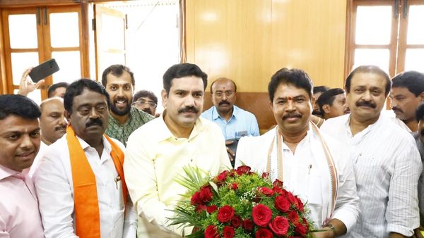 ವಿಧಾನಸೌಧದಲ್ಲಿ ಕಚೇರಿ ಉದ್ಘಾಟಿಸಿದ ವಿರೋಧ ಪಕ್ಷದ ನಾಯಕ ಆರ್‌. ಅಶೋಕ್‌