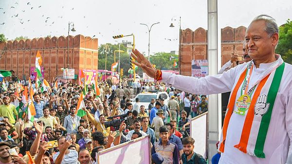 ರಾಜಸ್ಥಾನ ಚುನಾವಣಾ ಅಖಾಡದಲ್ಲಿ ಕಾಂಗ್ರೆಸ್‌ನ 7 ಗ್ಯಾರಂಟಿಗಳ ಆಟ