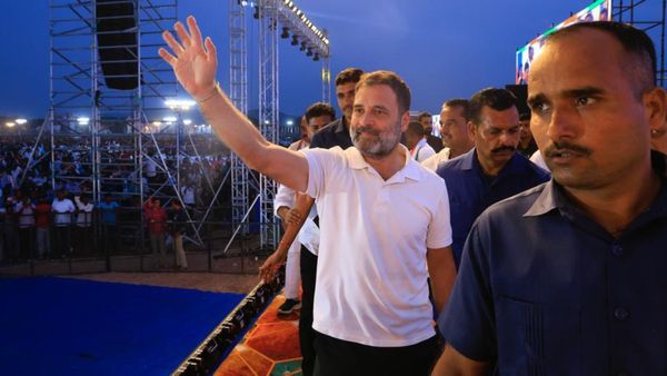 ತೆಲಂಗಾಣ ಬಿಜೆಪಿಯಿಂದ ಹಾರಿದ ಬಿಗ್ ವಿಕೆಟ್‌- ರಾಹುಲ್ ಗಾಂಧಿ ಸಮ್ಮುಖದಲ್ಲಿ ಕಾಂಗ್ರೆಸ್‌ಗೆ ಸೇರ್ಪಡೆಗೊಂಡ ಪ್ರಭಾವಿ ನಾಯಕ