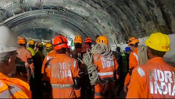 ಹಿಪ್ ಹಿಪ್ ಹುರ್ರೇ... 17 ದಿನಗಳ ನಂತರ ಸಾವು ಗೆದ್ದು ಬಂದ ಧೀರರು!