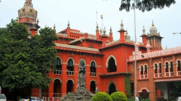 ಎಂಎಸ್ ಧೋನಿ ನಿಂದನೆ ಪ್ರಕರಣ: ಐಪಿಎಸ್ ಅಧಿಕಾರಿಗೆ ಹದಿನೈದು ದಿನಗಳ ಜೈಲು ಶಿಕ್ಷೆ