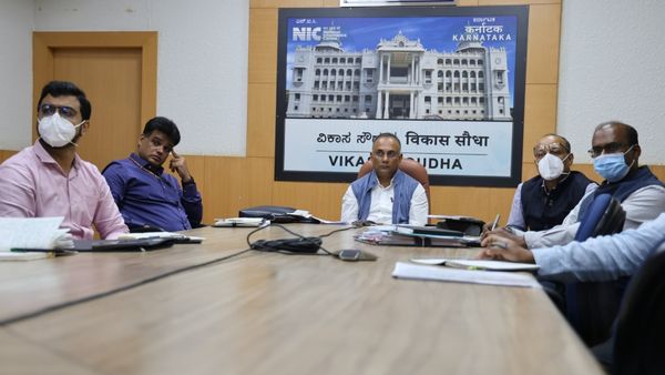 ಕರ್ನಾಟಕದಲ್ಲಿ ಮತ್ತೆ ಕೊರೊನಾ ವ್ಯಾಕ್ಸಿನೇಷನ್?: ದಿನೇಶ್ ಗುಂಡೂರಾವ್ ಹೇಳಿದ್ದೇನು?