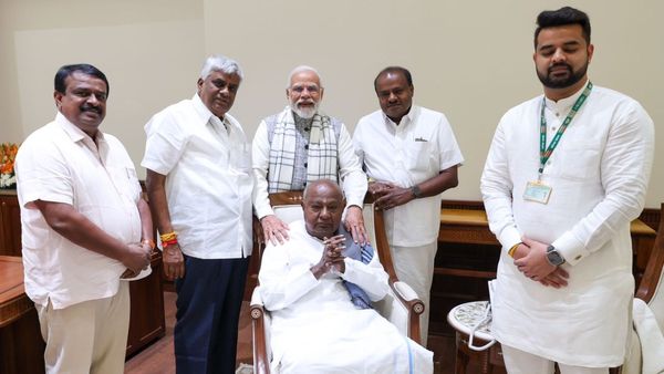 ಮಾಜಿ ಪ್ರಧಾನಿ ದೇವೇಗೌಡರು & ಪ್ರಧಾನಿ ನರೇಂದ್ರ ಮೋದಿ ಭೇಟಿಯ ಬಗ್ಗೆ ಕಾಂಗ್ರೆಸ್ ಹೀಗೆ ಹೇಳಿದೆ!