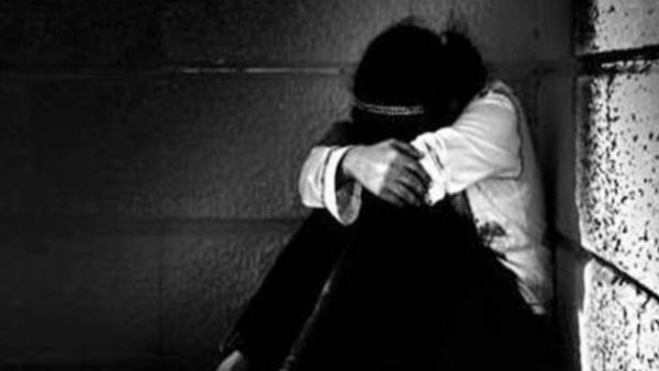 ಕೊಳ್ಳೇಗಾಲ: ಅತಿಥಿ ಶಿಕ್ಷಕನಿಂದ ವಿದ್ಯಾರ್ಥಿನಿ ಮೇಲೆ ಲೈಂಗಿಕ ದೌರ್ಜನ್ಯ