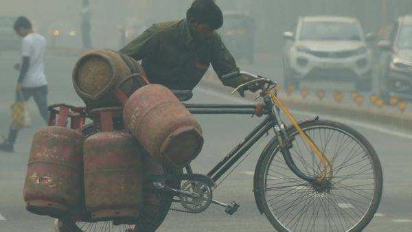 ಇ-ಕೆವೈಸಿ ಮಾಡಿಸಿದರೆ ಮಾತ್ರ ಸಿಲಿಂಡರ್ ಸಬ್ಸಿಡಿ, ಸ್ಪಷ್ಟನೆಗಳು